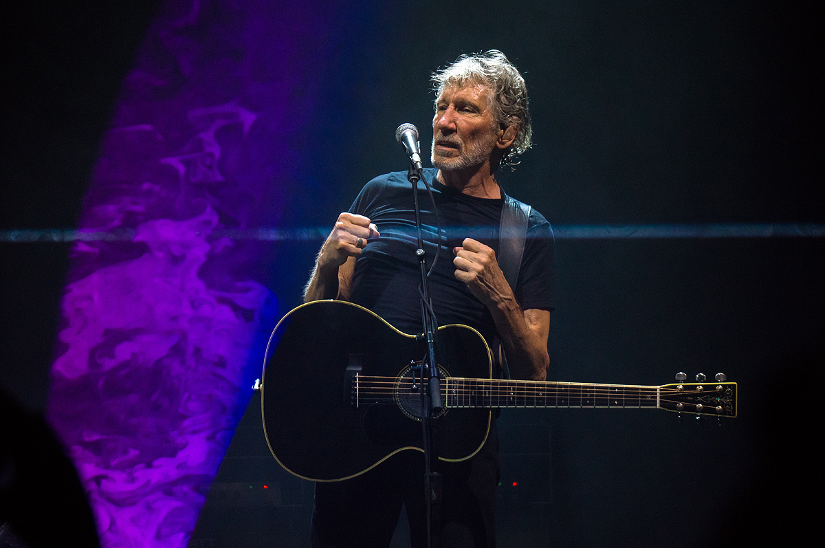 Roger Waters, Соифя, зала Арена Армеец